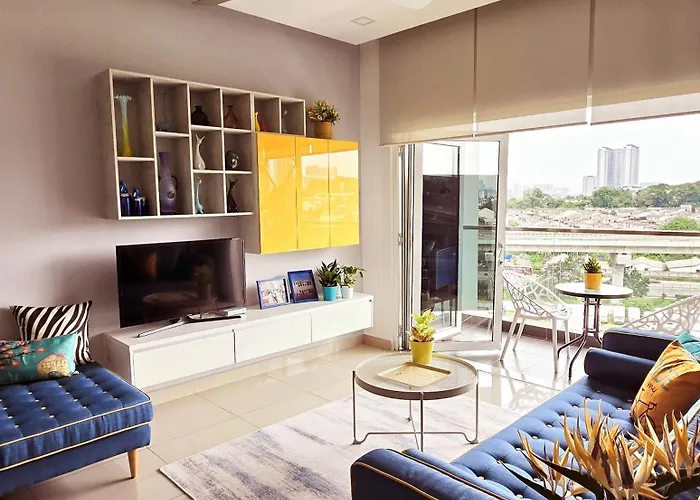 Comfy Abode At Transport Hub, Tbs